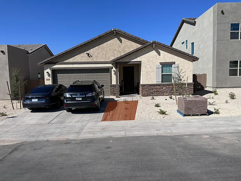 4310 W Nora Dr — Photo 1
