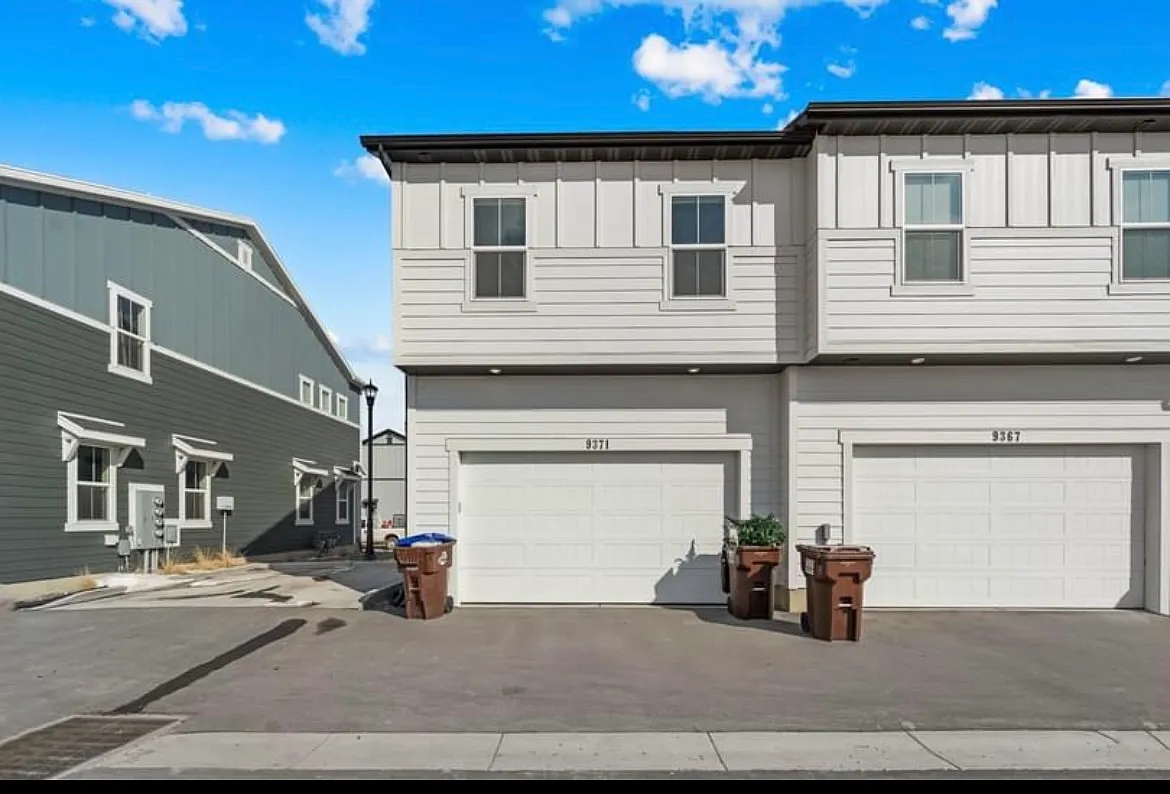 Building Photo - 9352 N Vernham Ln