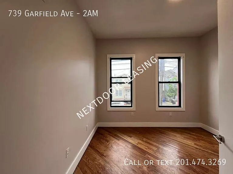 739 Garfield Ave #2AM — Photo 8