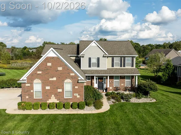 352 Daubony Dr, Brighton, MI 48114