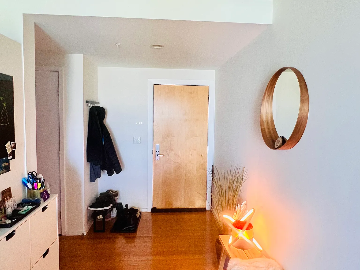 2 bed, 911 sqft, $3,650 — Photo 3