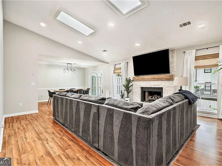 1118 Capital Club Cir — Photo 8