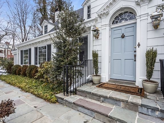 4th image of 1039 Rahway Rd