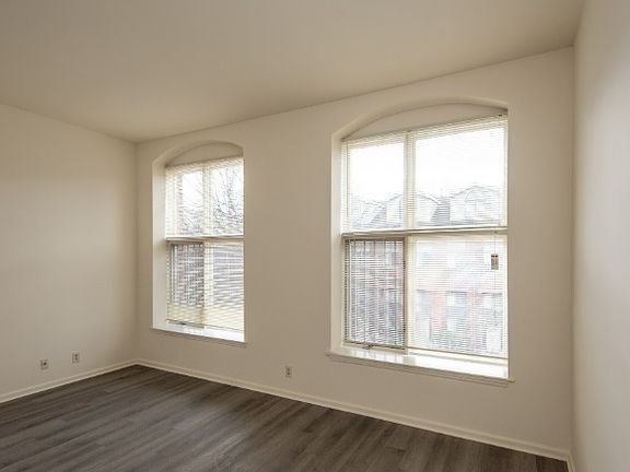 4th image of 91 Tiffany Blvd #2