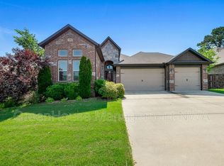 1806 NE Chaucer St, Bentonville, AR 72712