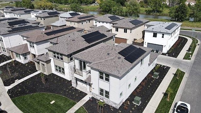 1st image of 2900 Blue Leaf Ct