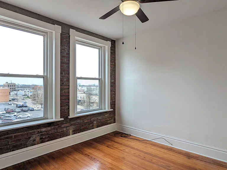 128 N Broad St — Photo 11