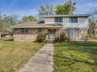 501 E 12th St, Bonham, TX 75418