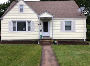 12 Luce Ave, Niantic, CT 06357