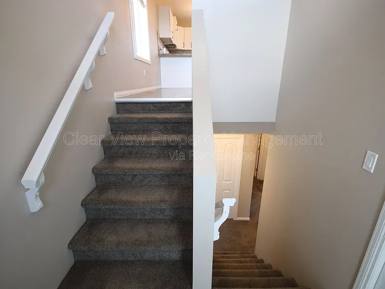 704 Mount Sundance Ln W — Photo 10