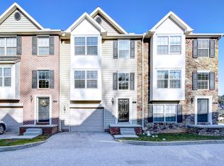 3 Shady Tree Ct, York, PA 17402