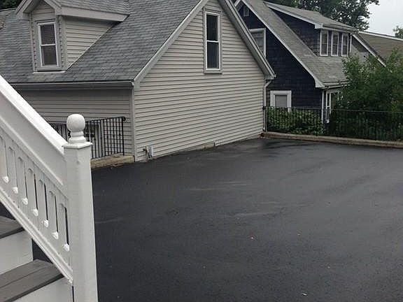 4th image of 252 Beech Ave