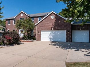 1245 Saint Patrick Way, Sun Prairie, WI 53590