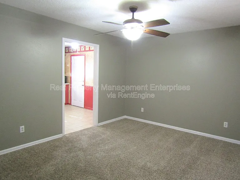 1214 Beaumont St — Photo 3