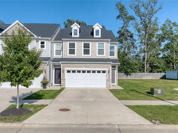 741 N Greenway Dr, Westlake, OH 44145