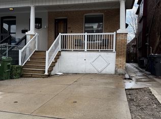 23 Burnfield Ave, Toronto, ON M6G1Y4