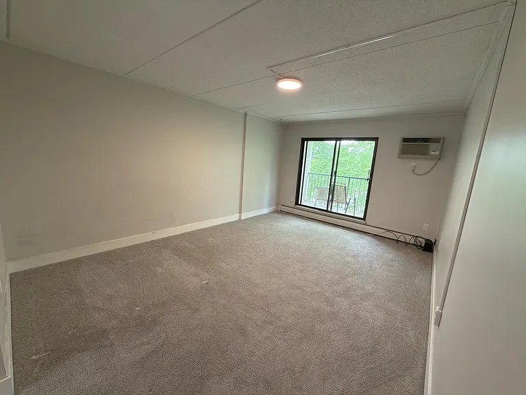 10501 Cedar Lake Rd #511 — Photo 6