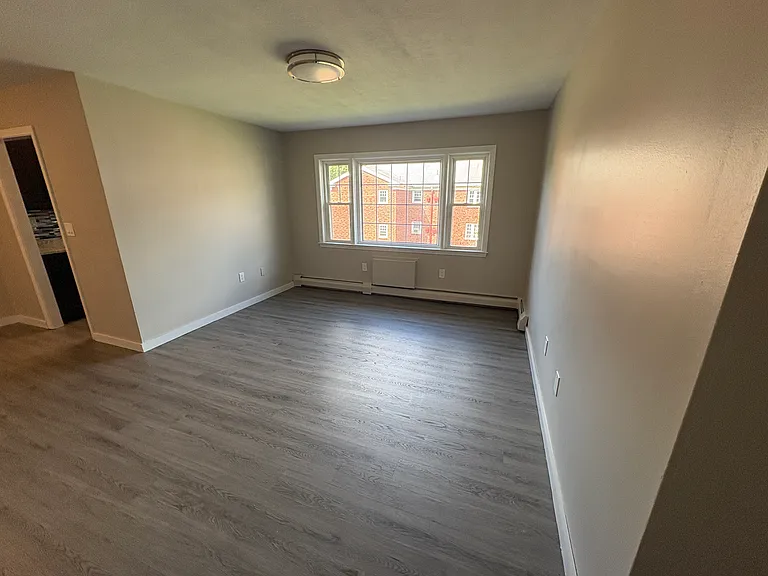 30A Hillside St #B18 — Photo 9