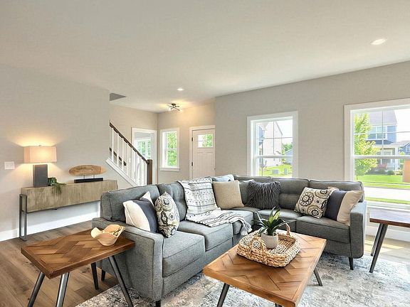 5th image of 515 Estate Dr