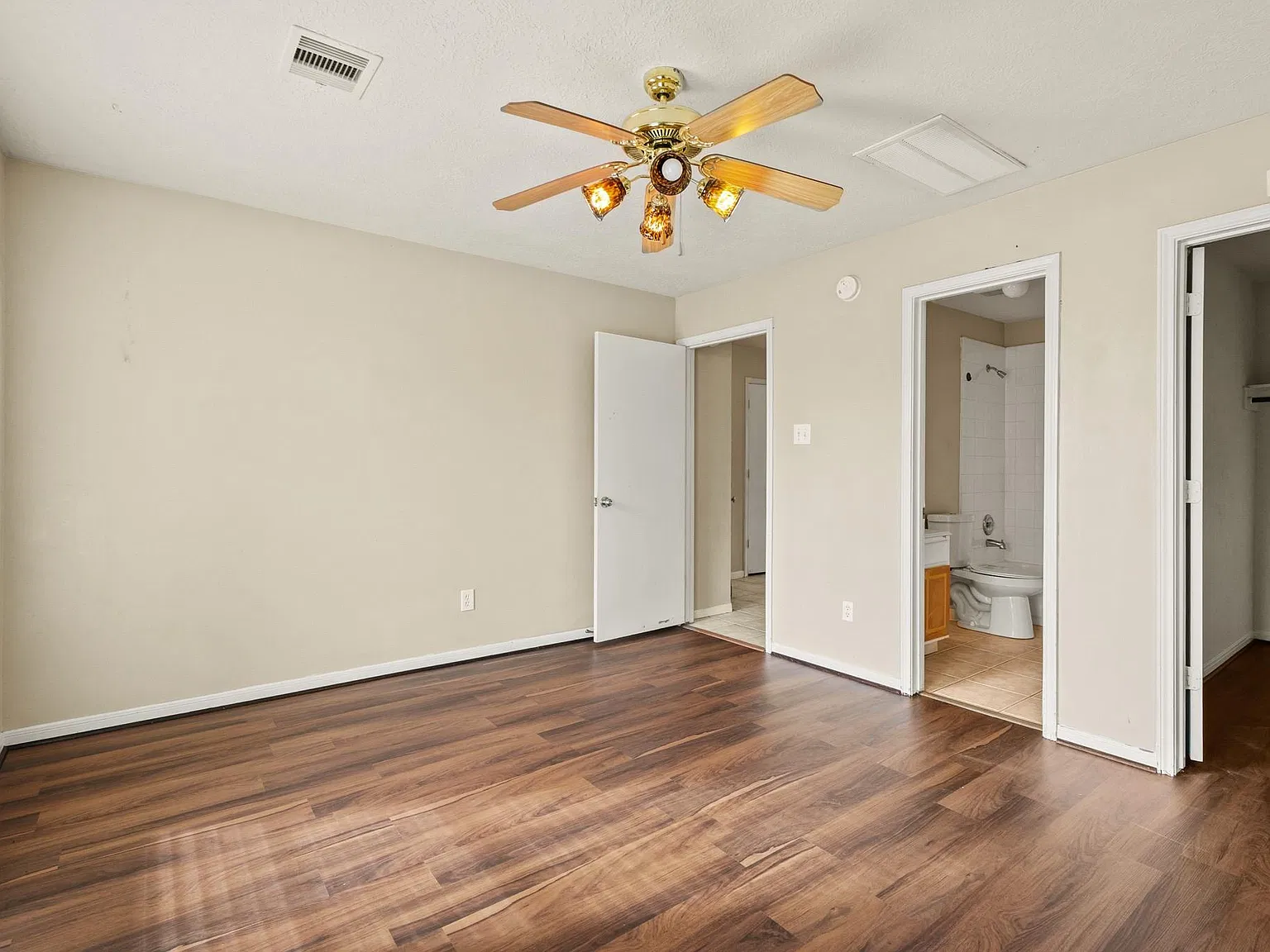 4 bed, 2.0 bath, 1552 sqft, $1,950 — Photo 3