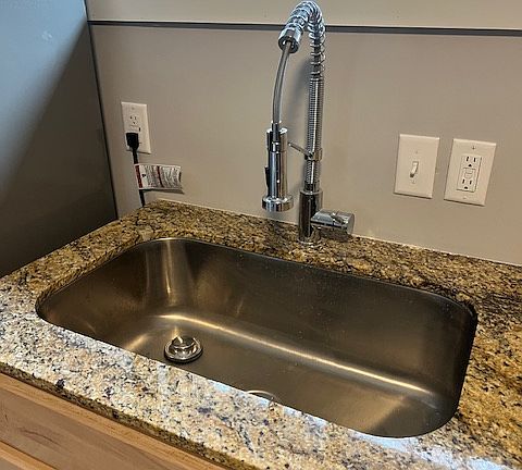 4th image of 720 Lincoln Ave #5