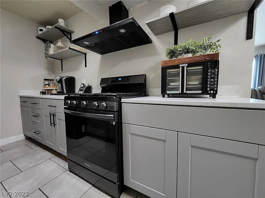 Villa Knolls East Dr, Las Vegas — Photo 4