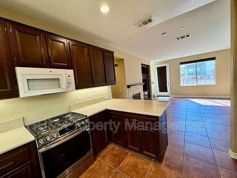 26027 Newport Ave — Photo 6