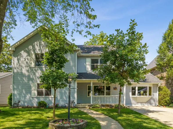 128 N Washington St, Westmont, IL 60559
