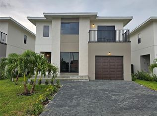 215 NW 13th Pl, Florida City, FL 33034