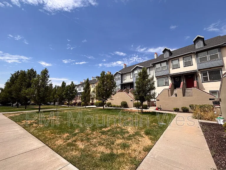 420 N Main St #29 — Photo 34