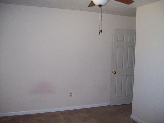 2nd image of 1832 Terry Dr
