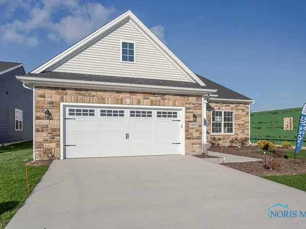 9818 Saugatuck Dr, Sylvania, OH 43560