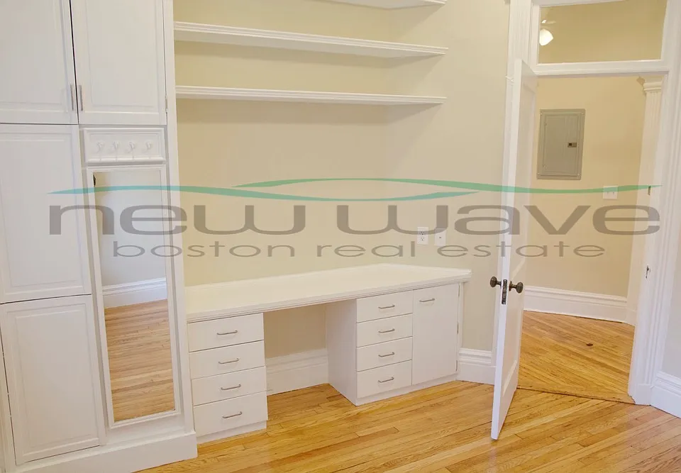 64 Charlesgate E #59