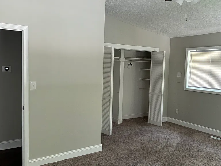 3335 Lake Bend Dr — Photo 17