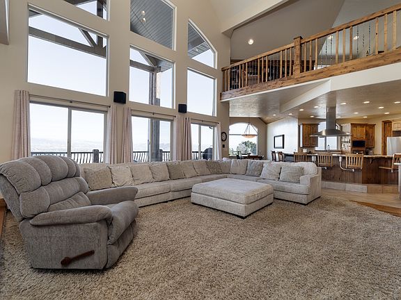 5th image of 2849 W 1800 S