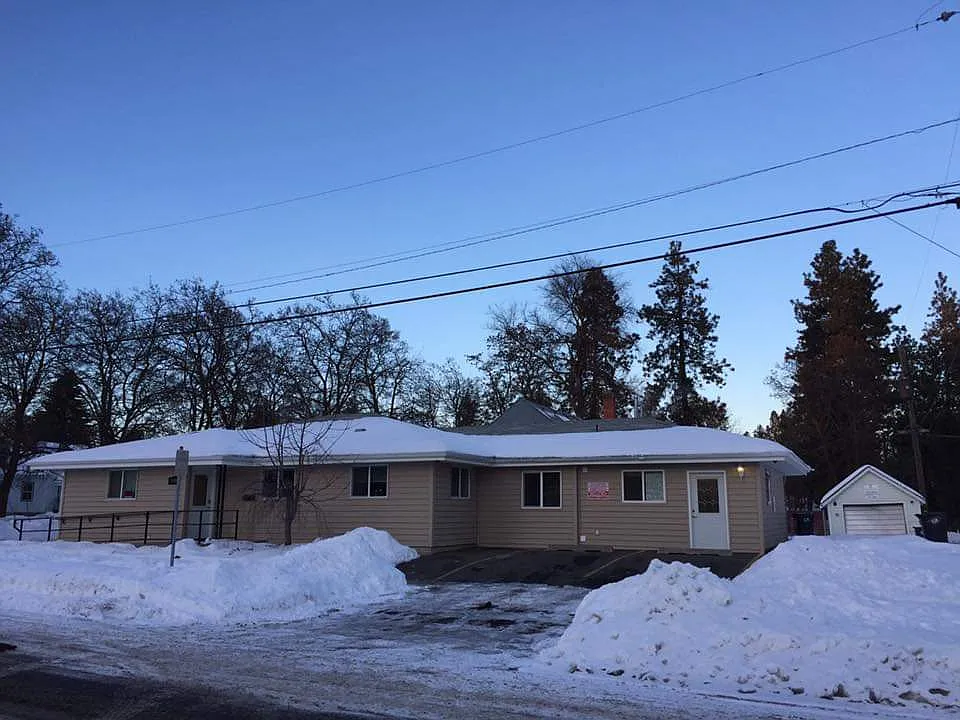 8 bed, $700 — Photo 2