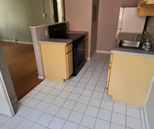 5th image of 4433 Pershing Ave #203