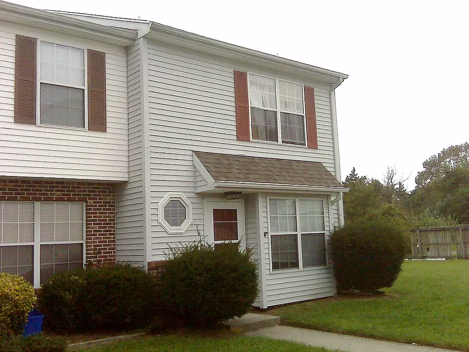 1811 Woodbrooke Dr