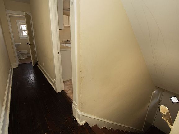 5th image of 727 Virginia Ave #1/2