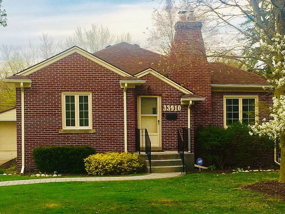 1st image of 33910 La Moyne St