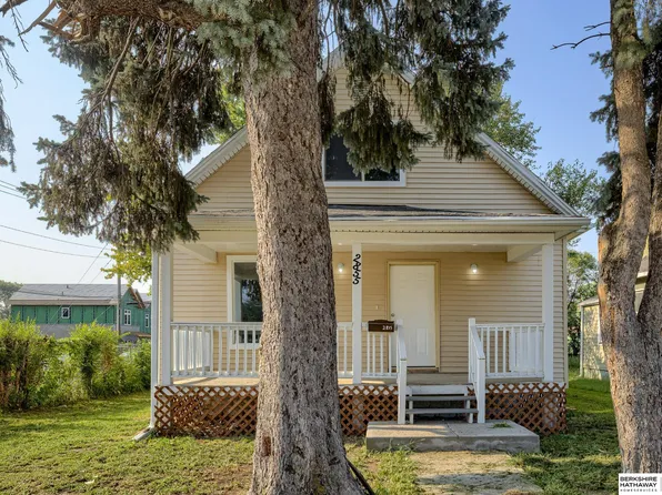 2855 Bristol St, Omaha, NE 68111