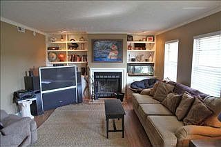 4th image of 3441 Laredo Dr Unit 7