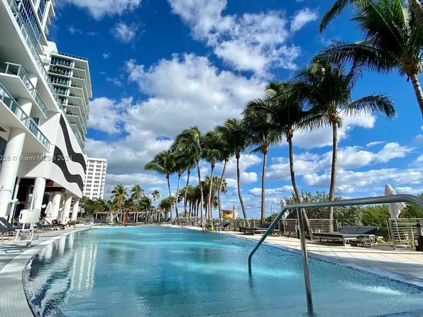 6899 Collins Ave Unit 1805, Miami Beach, FL 33141