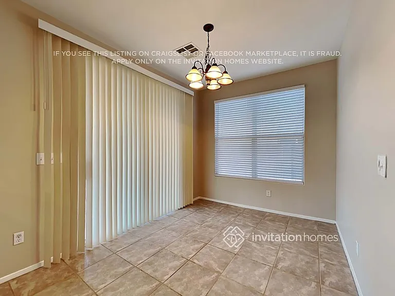 255 Palmarosa St — Photo 7
