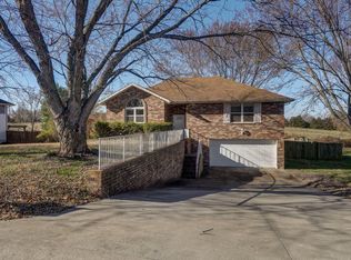 1405 S 17th Ave, Ozark, MO 65721