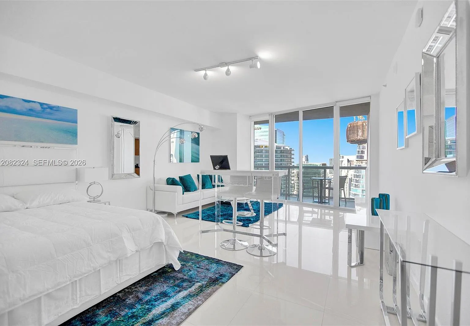 Iconbrickell Condo No 1 — Photo 2