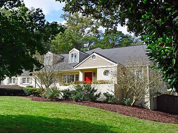 3rd image of 1824 Wellbourne Dr NE
