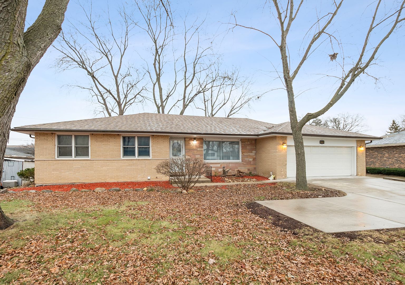 9137 S 88th Ave, Hickory Hills, IL 60457 | Zillow