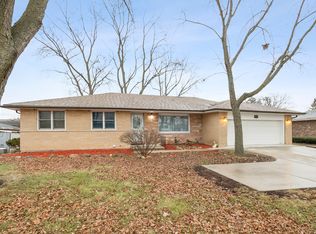 9137 S 88th Ave, Hickory Hills, IL 60457