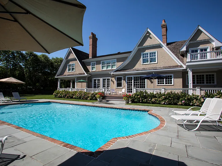 7 Southampton Hills Ct — Photo 1